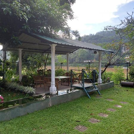 Mahaweli Shades Hotel แคนดี้ ภายนอก รูปภาพ