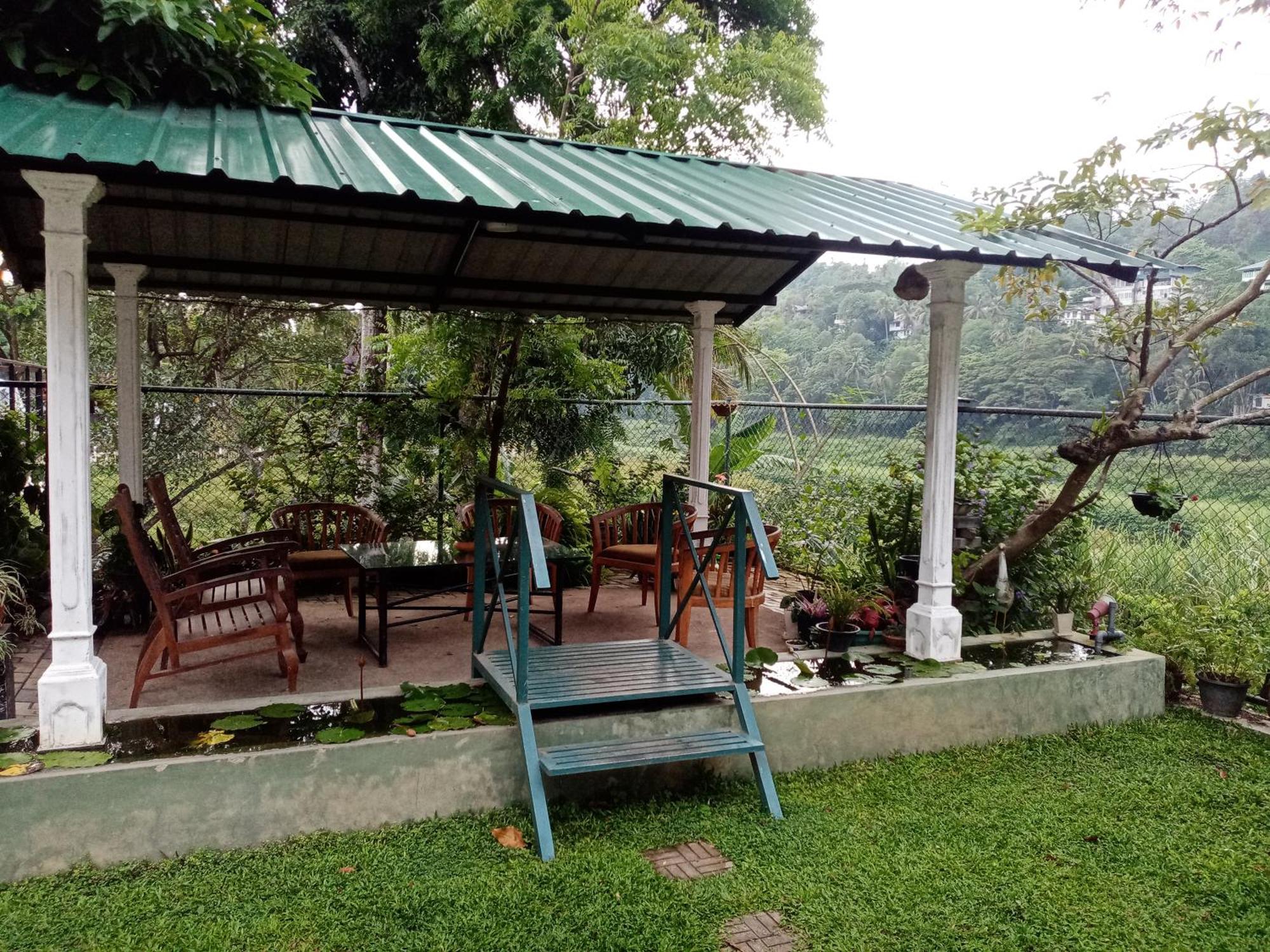 Mahaweli Shades Hotel แคนดี้ ภายนอก รูปภาพ